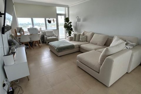 Снять в аренду кондоминиум в Майами-Бич, Флорида 2 спальни, 102.66м2, № 2076286 - фото 5