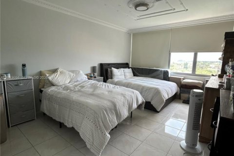 Снять в аренду кондоминиум в Майами-Бич, Флорида 2 спальни, 102.66м2, № 2076286 - фото 11