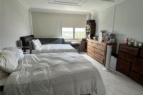 Снять в аренду кондоминиум в Майами-Бич, Флорида 2 спальни, 102.66м2, № 2076286 - фото 12