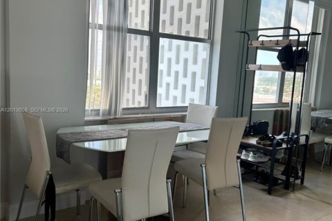 Снять в аренду кондоминиум в Майами-Бич, Флорида 2 спальни, 102.66м2, № 2076286 - фото 9