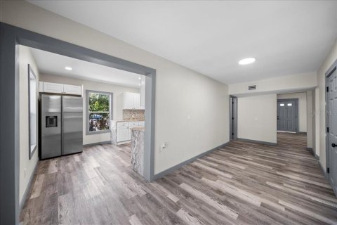 Touwnhouse à vendre à Bradenton, Floride: 4 chambres, 206.99 m2 № 1879623 - photo 5