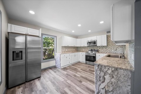 Touwnhouse à vendre à Bradenton, Floride: 4 chambres, 206.99 m2 № 1879623 - photo 3
