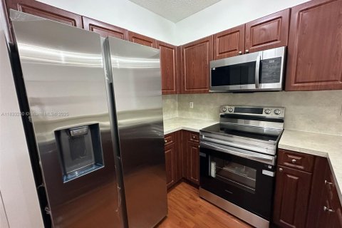 Condo in Homestead, Florida, 2 bedrooms № 1981175 - photo 3