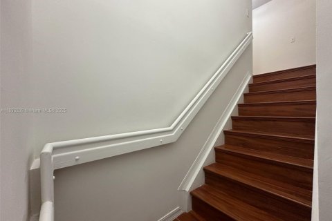 Condo in Homestead, Florida, 2 bedrooms № 1981175 - photo 15