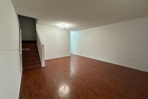 Condo in Homestead, Florida, 2 bedrooms № 1981175 - photo 11