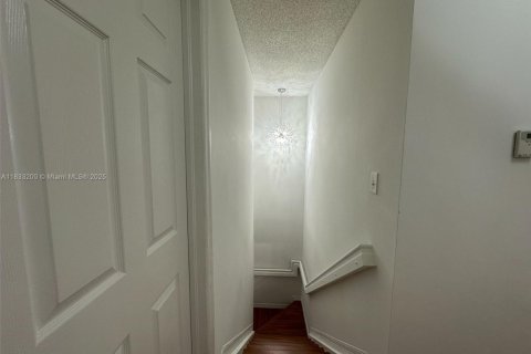 Condo in Homestead, Florida, 2 bedrooms № 1981175 - photo 16