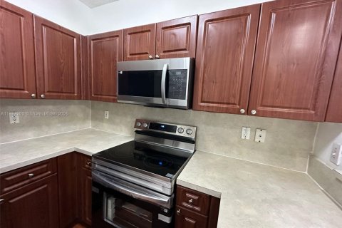 Condo in Homestead, Florida, 2 bedrooms № 1981175 - photo 5