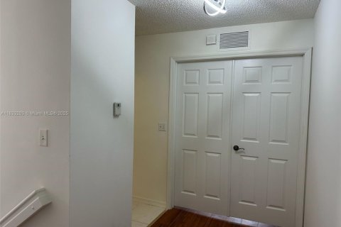 Condo in Homestead, Florida, 2 bedrooms № 1981175 - photo 17