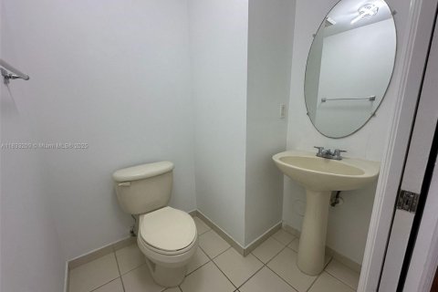 Condo in Homestead, Florida, 2 bedrooms № 1981175 - photo 27