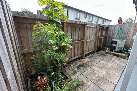 Condo in Homestead, Florida, 2 bedrooms № 1981175 - photo 29