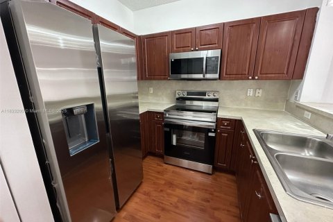 Condo in Homestead, Florida, 2 bedrooms № 1981175 - photo 4