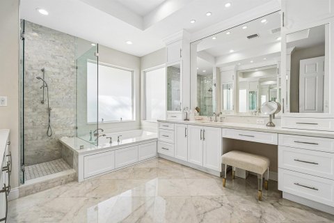 House in Boynton Beach, Florida 5 bedrooms, 345.41 sq.m. № 2181849 - photo 9