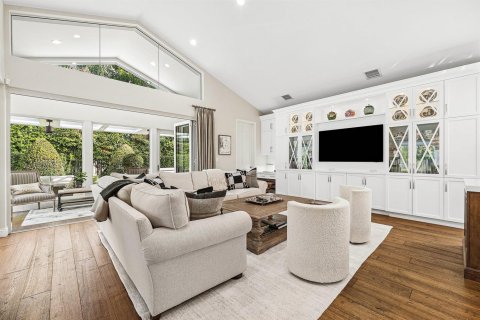 House in Boynton Beach, Florida 5 bedrooms, 345.41 sq.m. № 2181849 - photo 7
