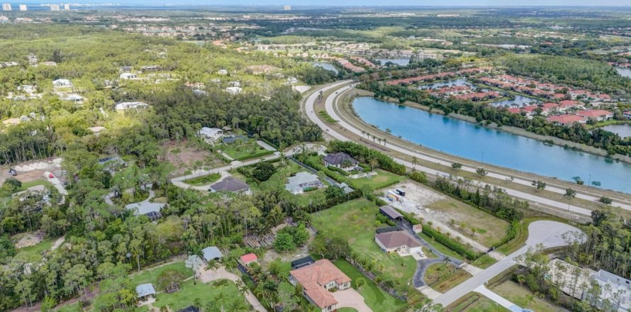 Casa en Bonita Springs, Florida 5 dormitorios, 289.39 m2 № 1128030