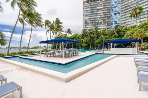 Condo in Miami, Florida, 1 bedroom  № 1952484 - photo 25