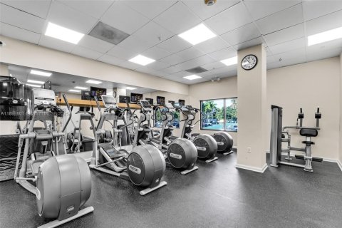 Condo in Miami, Florida, 1 bedroom  № 1952484 - photo 28