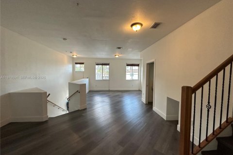 Adosado en venta en Miramar, Florida, 3 dormitorios, 137.59 m2 № 2040529 - foto 2