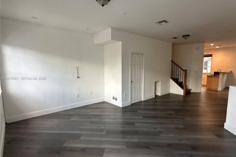 Adosado en venta en Miramar, Florida, 3 dormitorios, 137.59 m2 № 2040529 - foto 5