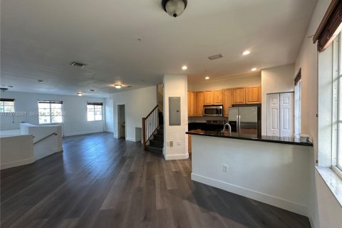 Adosado en venta en Miramar, Florida, 3 dormitorios, 137.59 m2 № 2040529 - foto 9