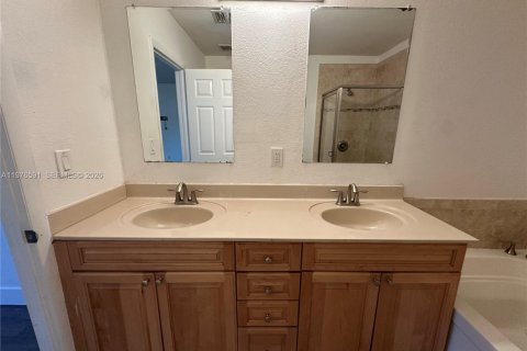 Adosado en venta en Miramar, Florida, 3 dormitorios, 137.59 m2 № 2040529 - foto 18