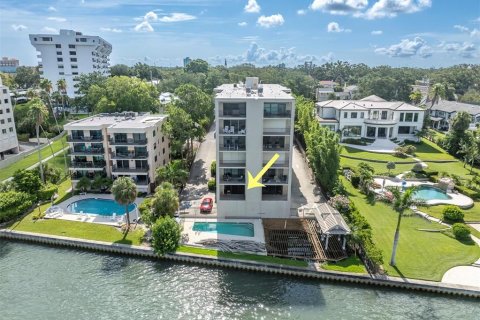 Copropriété à vendre à Clearwater, Floride: 2 chambres, 124.49 m2 № 1806770 - photo 1