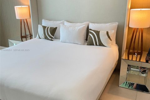 Снять в аренду квартиру в Холливуд, Флорида 1 спальня, № 1983240 - фото 2