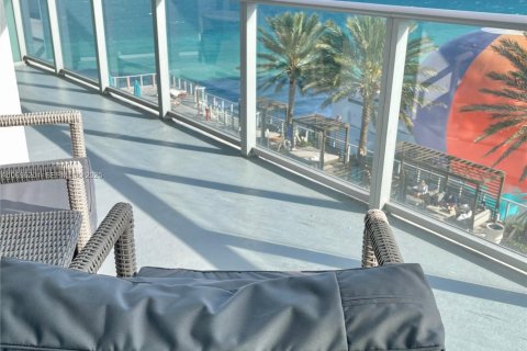 Снять в аренду квартиру в Холливуд, Флорида 1 спальня, № 1983240 - фото 15