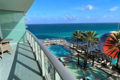 Снять в аренду квартиру в Холливуд, Флорида 1 спальня, № 1983240 - фото 1