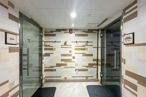 Снять в аренду кондоминиум в Майами-Бич, Флорида 1 спальня, 61.5м2, № 2034527 - фото 18