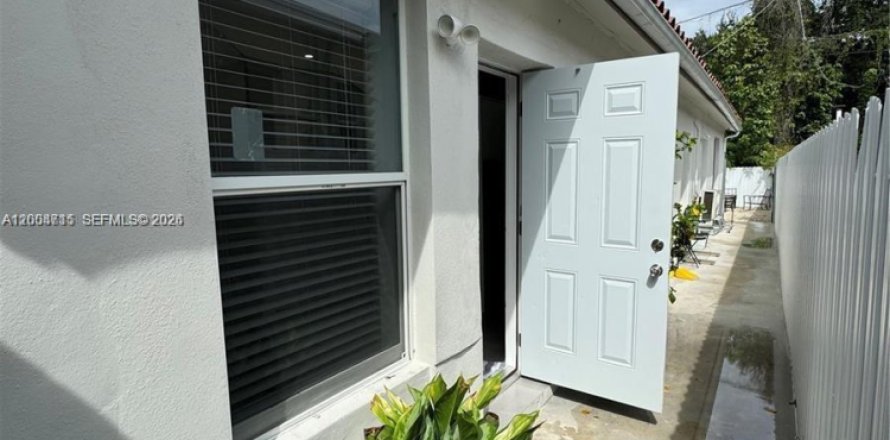 Studio in Miami, Florida № 2068869