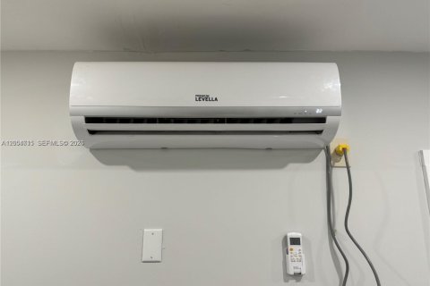 House in Miami, Florida 135.27 sq.m. № 2068869 - photo 7