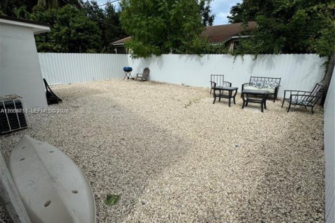 House in Miami, Florida 135.27 sq.m. № 2068869 - photo 15