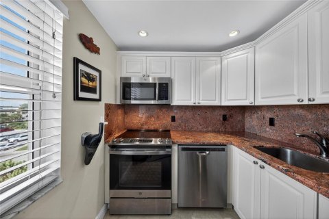 Copropriété à vendre à Pompano Beach, Floride: 1 chambre, 60.39 m2 № 2182975 - photo 17