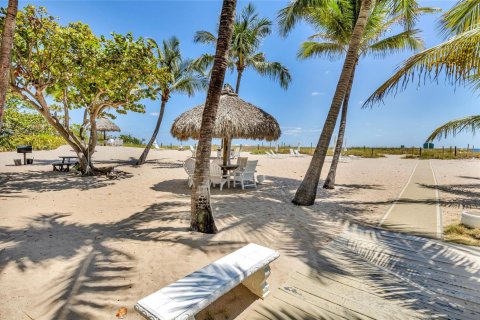 Copropriété à vendre à Pompano Beach, Floride: 1 chambre, 60.39 m2 № 2182975 - photo 2