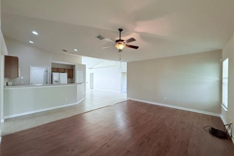House in Palm Bay, Florida 3 bedrooms, 169.08 sq.m. № 1801585 - photo 8