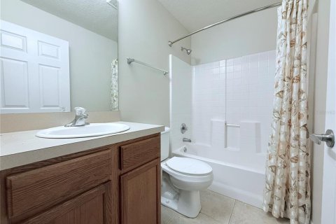 House in Palm Bay, Florida 3 bedrooms, 169.08 sq.m. № 1801585 - photo 26