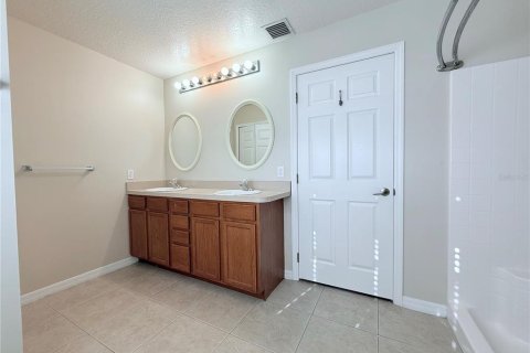 House in Palm Bay, Florida 3 bedrooms, 169.08 sq.m. № 1801585 - photo 20