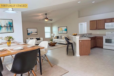 House in Palm Bay, Florida 3 bedrooms, 169.08 sq.m. № 1801585 - photo 10