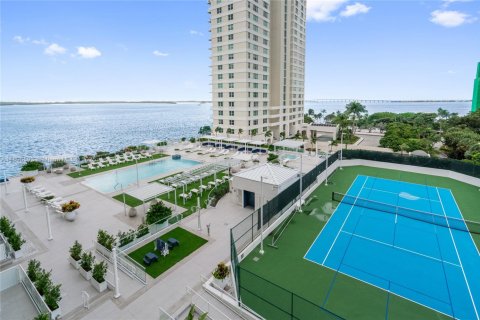Condo in Miami, Florida, 1 bedroom  № 1951116 - photo 11