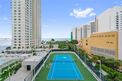 Condo in Miami, Florida, 1 bedroom  № 1951116 - photo 9