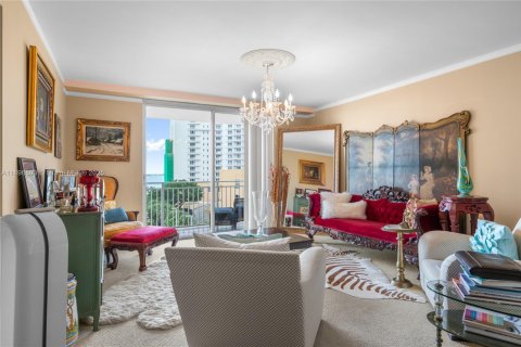 Condo in Miami, Florida, 1 bedroom  № 1951116 - photo 2
