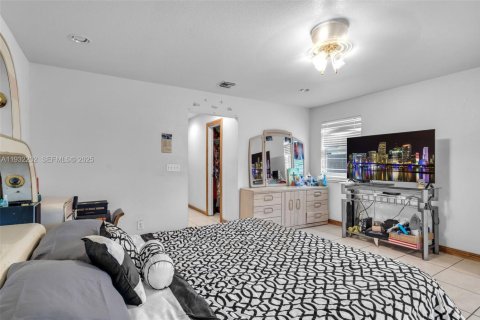 Купить виллу или дом в Вест-Парк, Флорида 4 спальни, 269.88м2, № 1991545 - фото 26