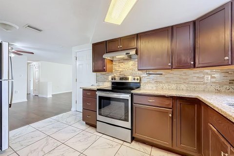 Villa ou maison à vendre à Port Richey, Floride: 3 chambres, 109.25 m2 № 2389170 - photo 11