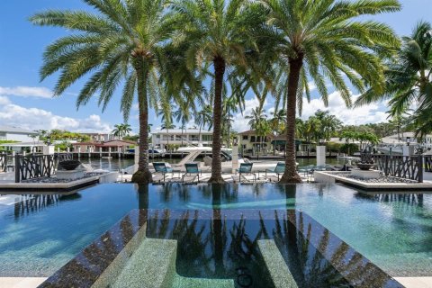 Casa en venta en Fort Lauderdale, Florida, 6 dormitorios, 762.36 m2 № 2081877 - foto 16