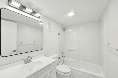 Copropriété à vendre à Pembroke Pines, Floride: 2 chambres, 108.7 m2 № 2084205 - photo 21