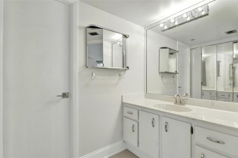 Copropriété à vendre à Pembroke Pines, Floride: 2 chambres, 108.7 m2 № 2084205 - photo 16