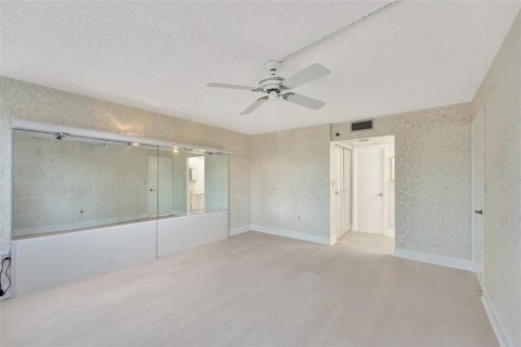 Copropriété à vendre à Pembroke Pines, Floride: 2 chambres, 108.7 m2 № 2084205 - photo 9