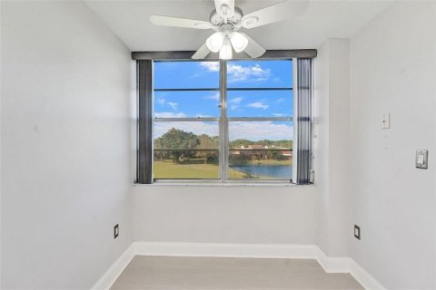 Copropriété à vendre à Pembroke Pines, Floride: 2 chambres, 108.7 m2 № 2084205 - photo 5