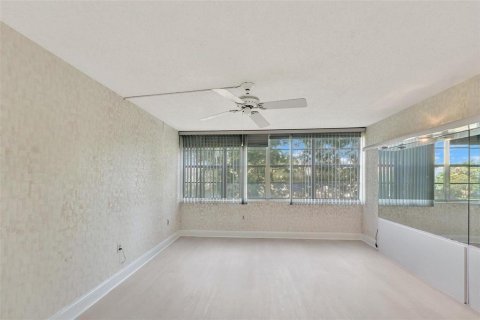 Copropriété à vendre à Pembroke Pines, Floride: 2 chambres, 108.7 m2 № 2084205 - photo 11