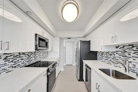 Copropriété à vendre à Pembroke Pines, Floride: 2 chambres, 108.7 m2 № 2084205 - photo 8
